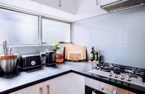 Cremorne House | Townhouse close to Tennis & MCG with free parking