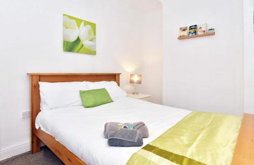 Stoke-on-Trent Bed & Breakfast | Townhouse @ Hanley Road Stoke