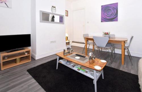 Stoke-on-Trent Bed & Breakfast | Townhouse @ Hanley Road Stoke