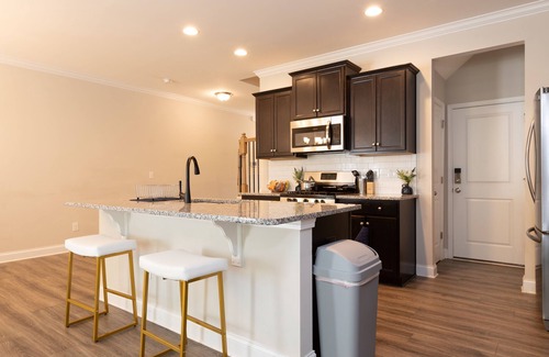 Davis Lake - Eastfield House | Townhouse in Charlotte
