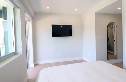 South Beach Apartment | Townhouse in Heart of South Beach Miami Steps to Sea