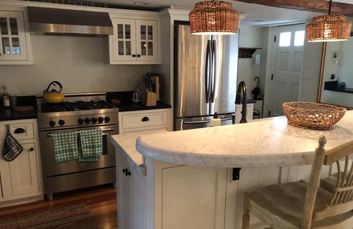 Marblehead House | Townhouse in Old Town with Harbor Views
