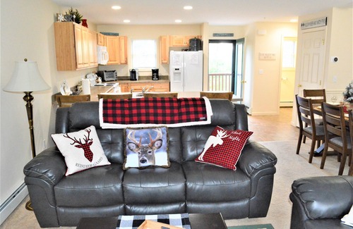 Bridgton House | TOWNHOUSE RETREAT AT PLEASANT MOUNTAIN - SKI IN/SKI OUT