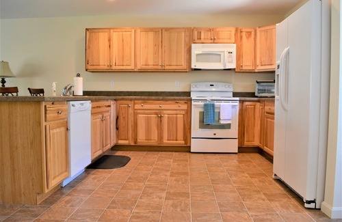 Bridgton House | TOWNHOUSE RETREAT AT PLEASANT MOUNTAIN - SKI IN/SKI OUT