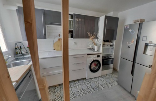 Roissy-en-Brie House | Townhouse-sleeps 6-20 minutes from Disneyland