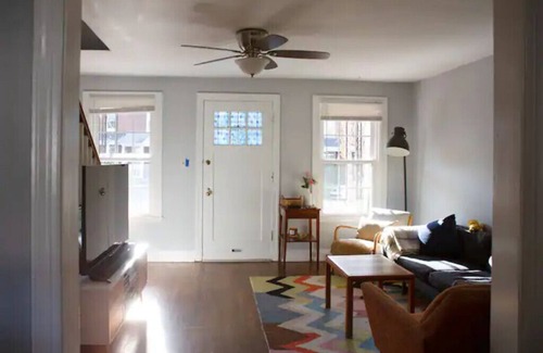 Richmond House | Townhouse Steps from Byrd Park, The Fan