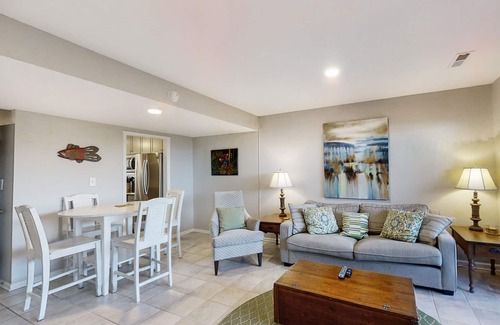 Pine Knoll Shores Condo | Townhouse Style Condo with Great Ocean View and Shared Outdoor Pool