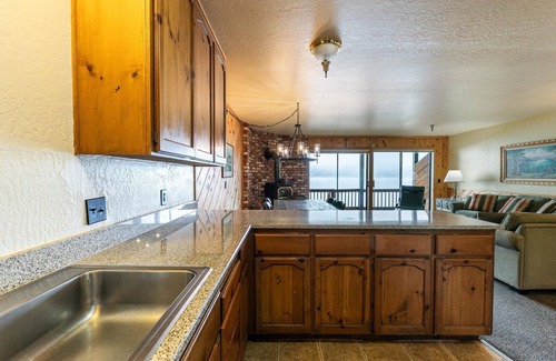 Truckee House | Townhouse w/Lake View #154 at Donner Lake Village