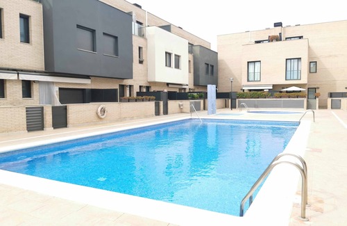 Cubelles House | Townhouse with communal pool ideal for families