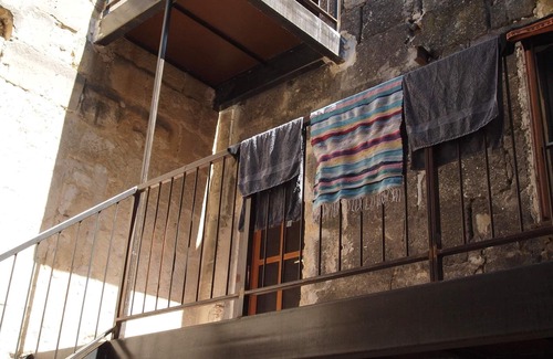 Sommieres House | Townhouse with garden courtyard