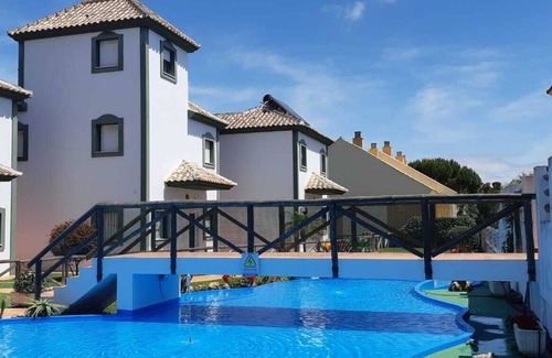 Islantilla House | Townhouse with terrace and pool 15 min from the beach.