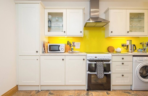 Tan-y-groes Cottage | Towy, Holiday Cottage Penwern Fach, Cenarth, Sleeps 6, 3 bedrooms, bathrooms