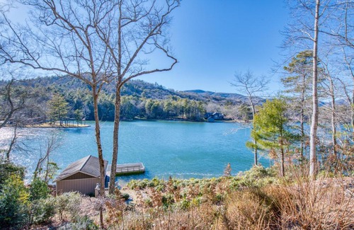 Lake Toxaway House | Toxaway Treasure
