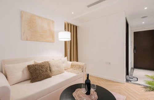 Hang Bai Apartment | Tplace Apartel w Lift near HoanKiem Lake
