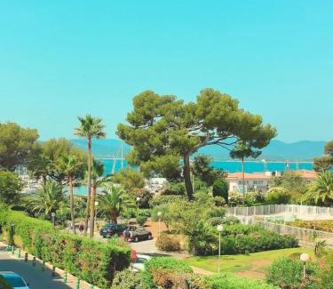 Ampuis Apartment | Très bel Appartement Le Santa Lucia à SAINT-RAPAËL - Confort, Climatisation et Vue mer !