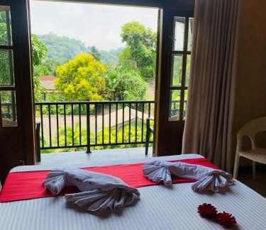 Primrose Hotel | Traders stay kandy