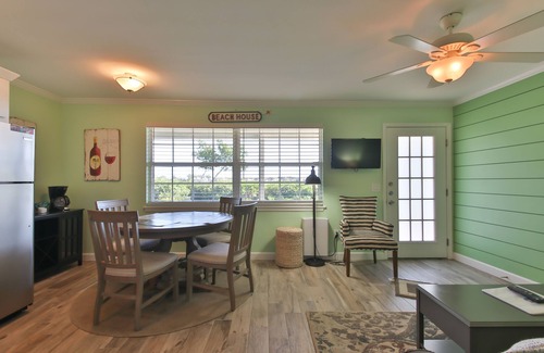 Bradenton Beach Condo | Tradewinds Beach Resort