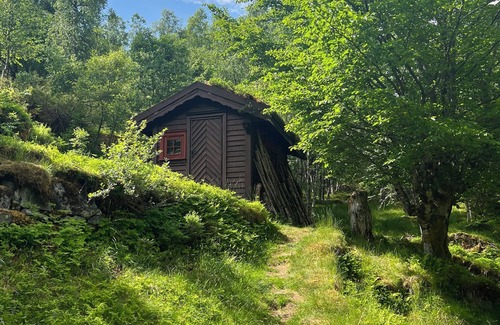 Evanger Cabin | Tradisjonell norsk hytte i Rasdalen