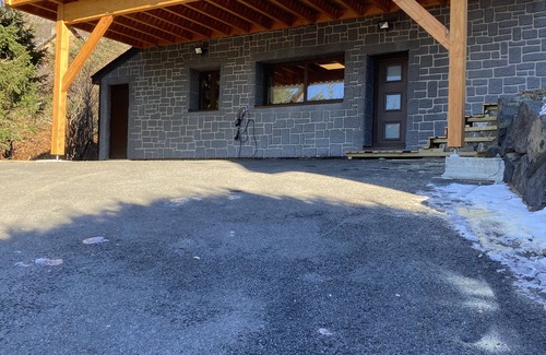 Besse-et-Saint-Anastaise Ski Chalet | -Traditional family cottage-