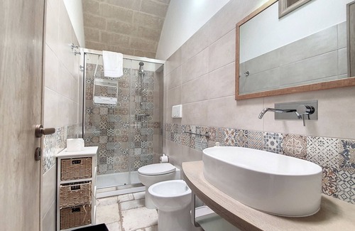 Marina di Felloniche Villa | Traditional 3-unit estate, jacuzzi & beach access