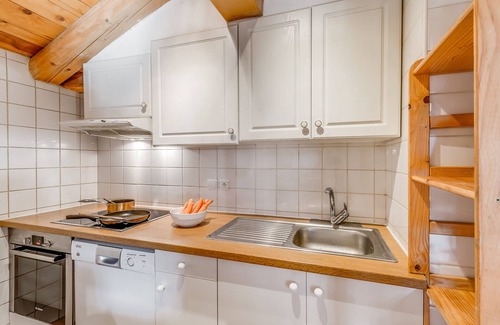 Les Almes Ski Chalet | Traditional Chalet in Tignes - 5 Bedrooms, 4 Baths, Sauna, 90m2
