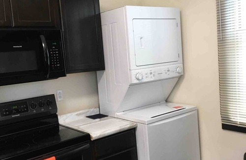 Forest Hills Apartment | Traditional decor, Off St Parking, Near CMU, Pitt, DT US OPEN