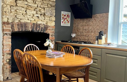 Chipping Norton Cottage | Traditional home perfect escape in the Cotswolds