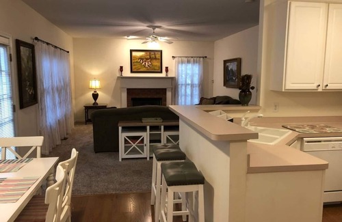 Cartersville House | Traditional House, Historic Cartersville - 4 Bedrooms - 8 Guests - Entire Place
