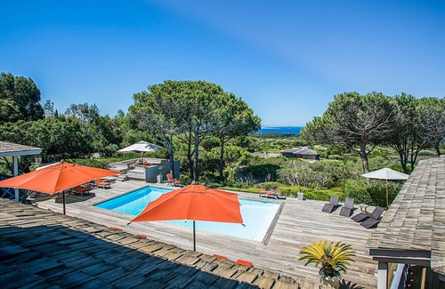 Bonifacio House | Traditional house with pool close to the beach
