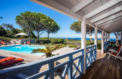 Bonifacio House | Traditional house with pool close to the beach