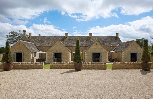 Southrop Cottage | Traditional Rustic Cotswold Hideaway in Southrop