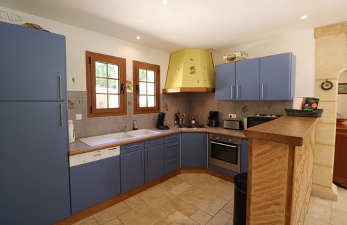 Beynac-et-Cazenac House | Traditional stone cottage wih enclosed garden and private heated pool at Beynac