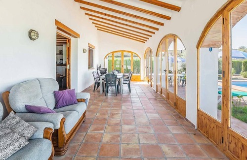 Fustera Villa | Traditional Spanish 5 bed villa with A/C and pool