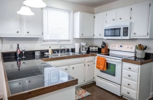 Ironwood House | Trail Riders Haven- Only 1 Block from TONS of Adventurous Trails! Huge Garage!