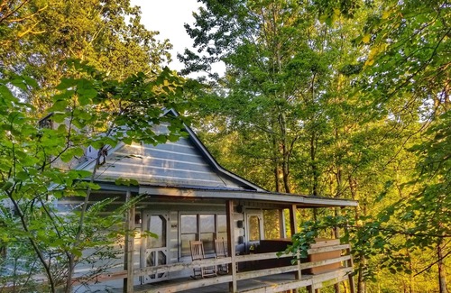Morganton Cabin | Trail's End - Hot Tub, Pool Table, Wifi, Pet Friendly, 15 minutes to Blue Ridge