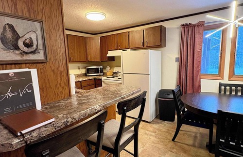 Bessemer Villa | Trail Side Access Retreat I Alpen Villas at Powderhorn Mountain
