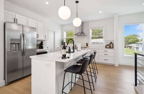 Downtown House | Trailblazer - Arts District - Garage - 0.5 mi DT