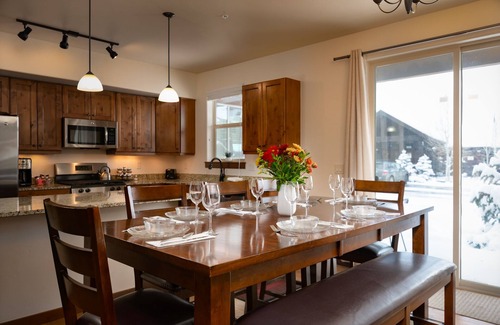 Winter Park Condo | Trailhead 211 shared hot tub