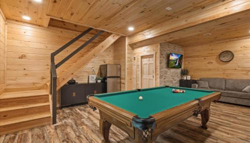 Logan House | Trails End Cabin- Sauna, Arcade, Hot Tub, Firepit