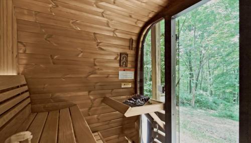 Logan House | Trails End Cabin- Sauna, Arcade, Hot Tub, Firepit
