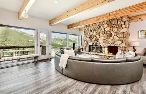 Windcliff Estates Apartment | Trails End Vacation Home at Windcliff home