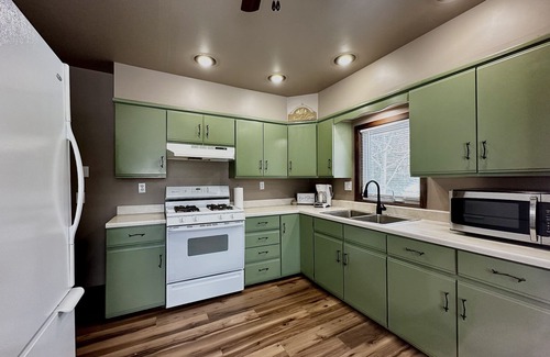 Crivitz House | Trails+R&R+H2O Falls+One Hour From Lambeau!