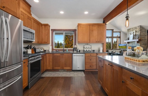 Cle Elum House | Trailside's Finest! Game Room | Wi-Fi | Private Hot Tub