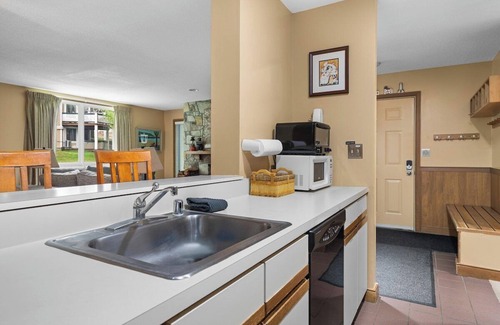 West Dover Condo | Trailside Tranquility | Slope-Side at Mount Snow