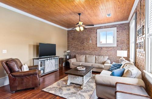 Natchez Apartment | Train Depot - 2 Bed, 1 & Half Bath, Heart of Downtown, Washer & Dryer