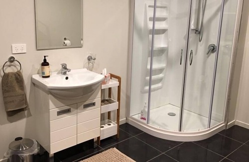 Whakatu Apartment | Tramal Studio Apartment semi rural outlook.