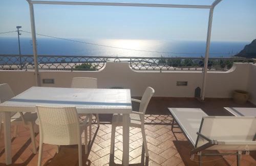 Panza Apartment | Tramonto sul mare