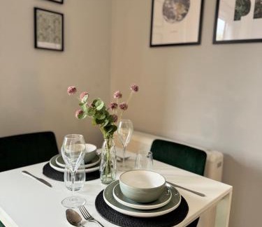 Island Gardens Apartment | Tranquil 2 bed Apt Near Downtown & Free Parking