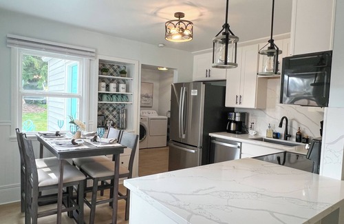 Everett House | Tranquil 2-bed house near Hospital, Park and Marina