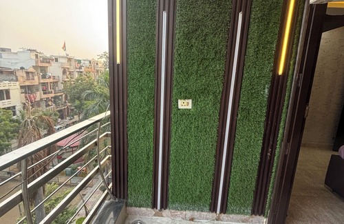 Hari Nagar Apartment | Tranquil 2-bedroom apartment in New Delhi with AC, WiFi